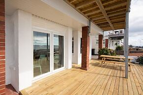 Absolute Beachfront With Decked Garden Oasis and Views