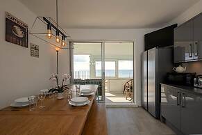 Beautiful Beachfront House wth Balcony Sea Views