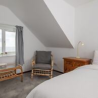Beautiful Beachfront House wth Balcony Sea Views