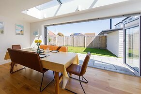 Delightful Seaside Hideaway 5 Mins to Beach