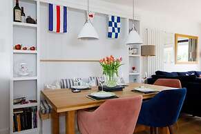Pretty Coastal Home in Bosham Close to Water