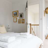 Pretty Coastal Home in Bosham Close to Water
