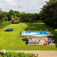 Stunning 5BR Home With Pool - 5 min to Beach