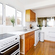 Sunny Seafront Chalet - Sleeps 6