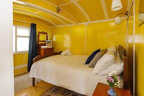 Sunny Seafront Chalet - Sleeps 6