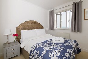 Wonderful Seafront Home - Panoramic Ocean Views