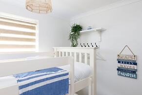 Charming Bolthole 400m to Beach