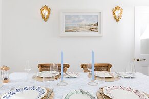 Newly Renovated Cottage 150m From Waterfront