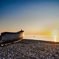 The Sea House - Ultimate Seafront Living Sunsets