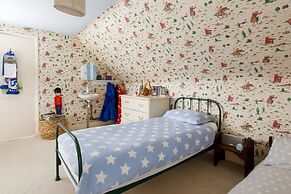 Impressive Country Estate Sleeps 17