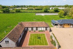 Impressive Country Estate Sleeps 17