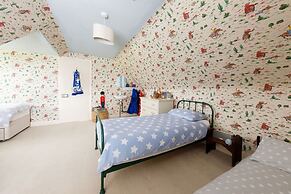 Impressive Country Estate Sleeps 17