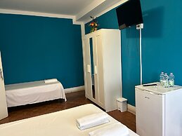 VENICE NIGHT TRIPLA ROOM SHARED TOILETB6