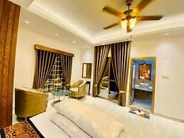 Beach Queen Resort