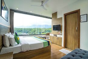 Treebo White Sand