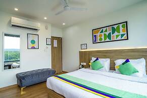 Treebo White Sand