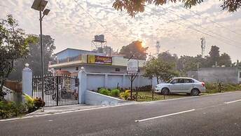 Goroomgo Anugraha Homestay Ramnagar