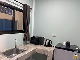 J & Ariya Hotel