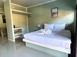 J & Ariya Hotel