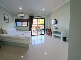 J & Ariya Hotel