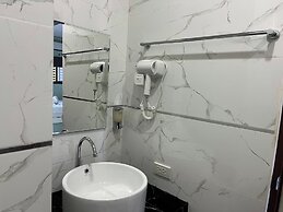 J & Ariya Hotel