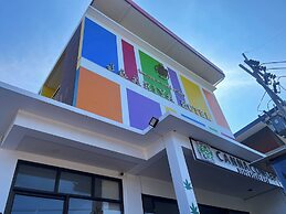 J & Ariya Hotel
