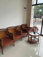 J & Ariya Hotel