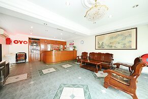 Hotel Famous Inn