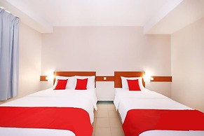 Hotel Famous Inn