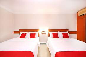 Hotel Famous Inn