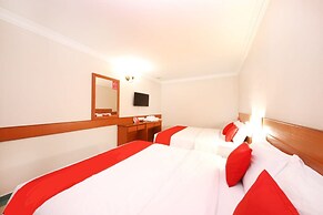 Hotel Famous Inn