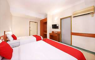 Hotel Famous Inn