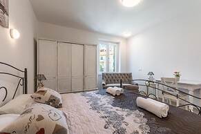 Apartments and Room Poesia