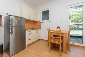 Apartments Villa Milas With Pool
