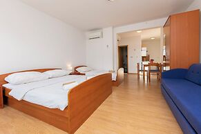 Apartments Villa Milas With Pool