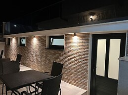 Apartments Villa Milas With Pool
