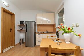 Apartments Villa Milas With Pool
