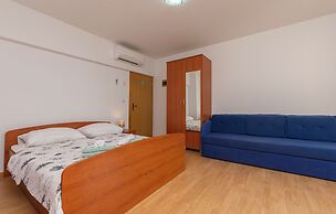 Apartments Villa Milas With Pool
