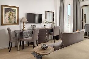 Apartments Studios 81