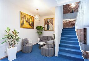 Brooch Boutique Hotel