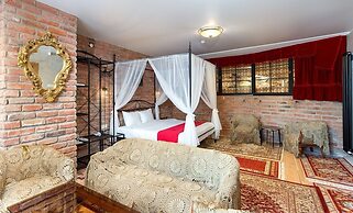 Brooch Boutique Hotel