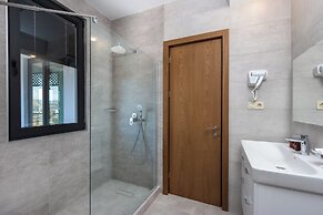 Brooch Boutique Hotel