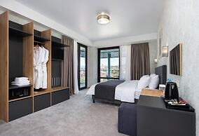 Brooch Boutique Hotel