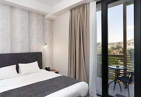Brooch Boutique Hotel