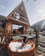 Dora Suit Bungalov