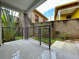 Charming 2-bed Apartment in Kigali