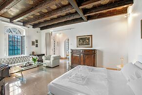 Villa Schlosser Lake Front & Private Pool