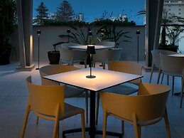 Mercure Larnaca Finikoudes Beach