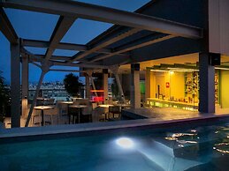 Mercure Larnaca Finikoudes Beach