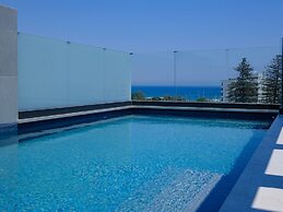 Mercure Larnaca Finikoudes Beach